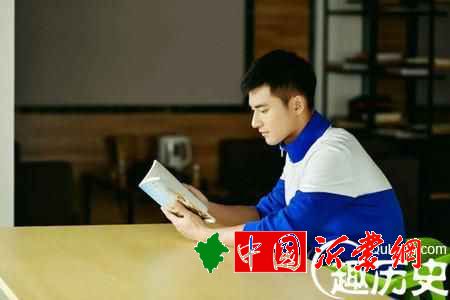 左耳中张漾谁演的？张漾扮演者郑凯个人简介