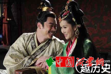 楚怀王宠妾郑袖为争宠曾设计削掉魏美人的鼻子